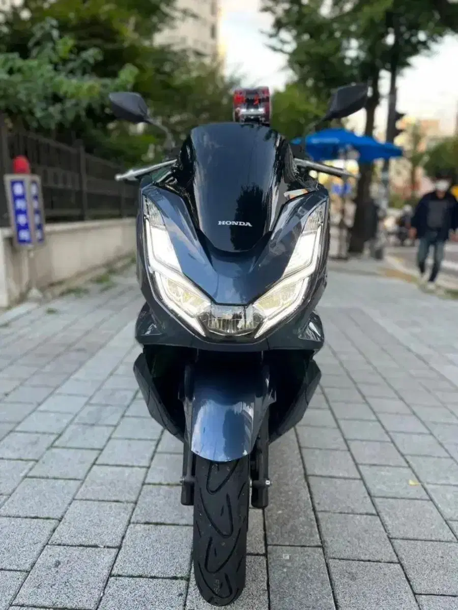 Pcx125 ABS 22년식 컨디션좋은 바이크 판매합니다